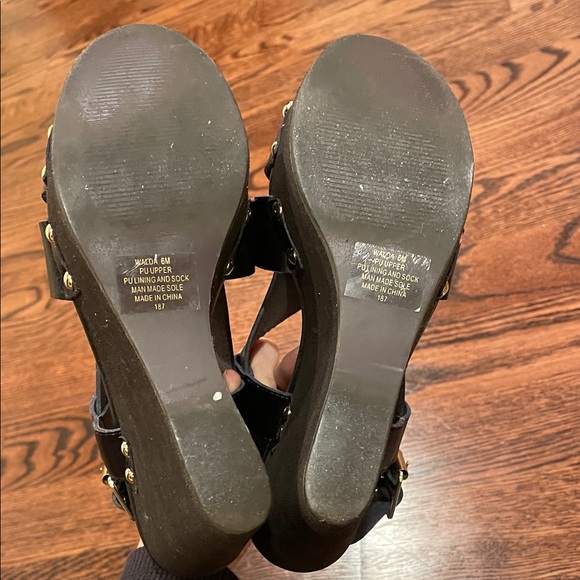 Steve Madden Black Platform Sandals - Picture 6 of 7